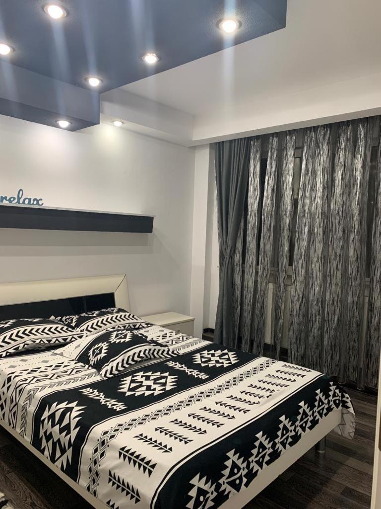 Apartament B Orizont Бакэу Экстерьер фото